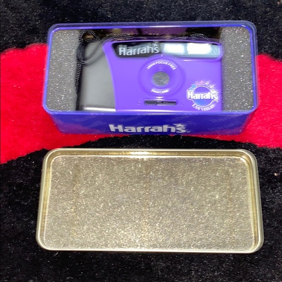 HARRAH'S Las Vegas 35mm Cam 24mm lens with tin box - Picture 8 of 13